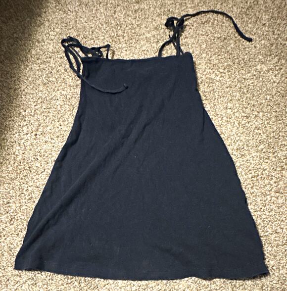 Forever 21 Dresses & Skirts - Forever 21 Women’s Black Solid Mini Dress Sleeveless Strappy Straps Size M